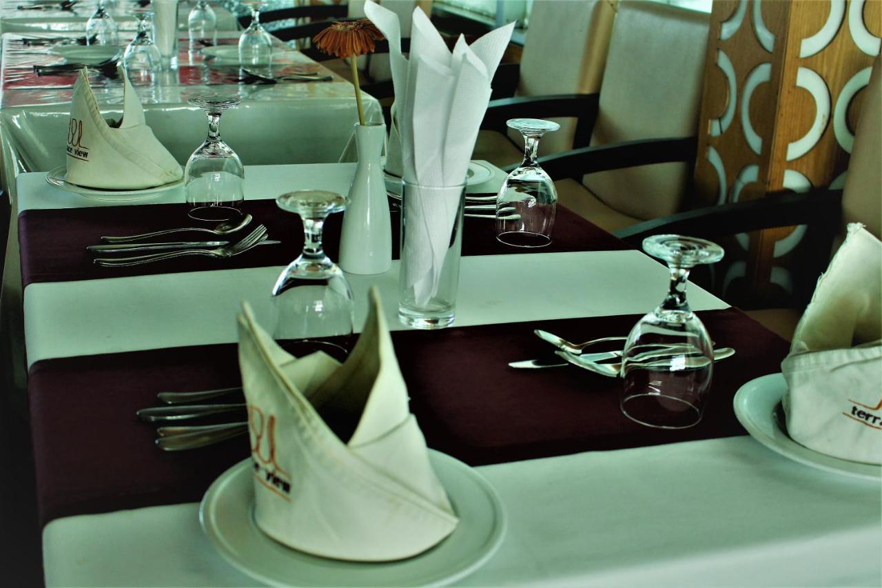 Hotel Blue Bird ธากา ภายนอก รูปภาพ