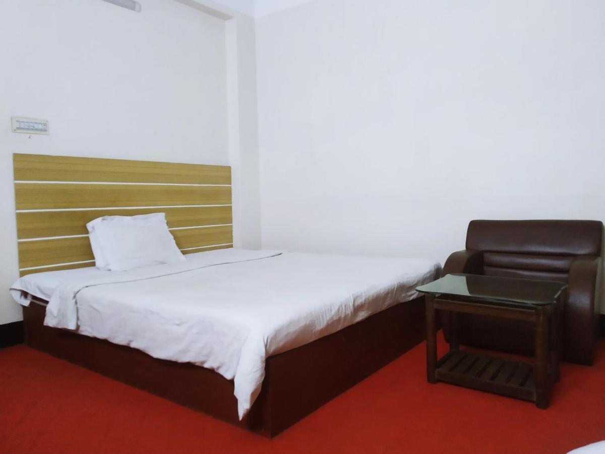 Hotel Blue Bird ธากา ภายนอก รูปภาพ