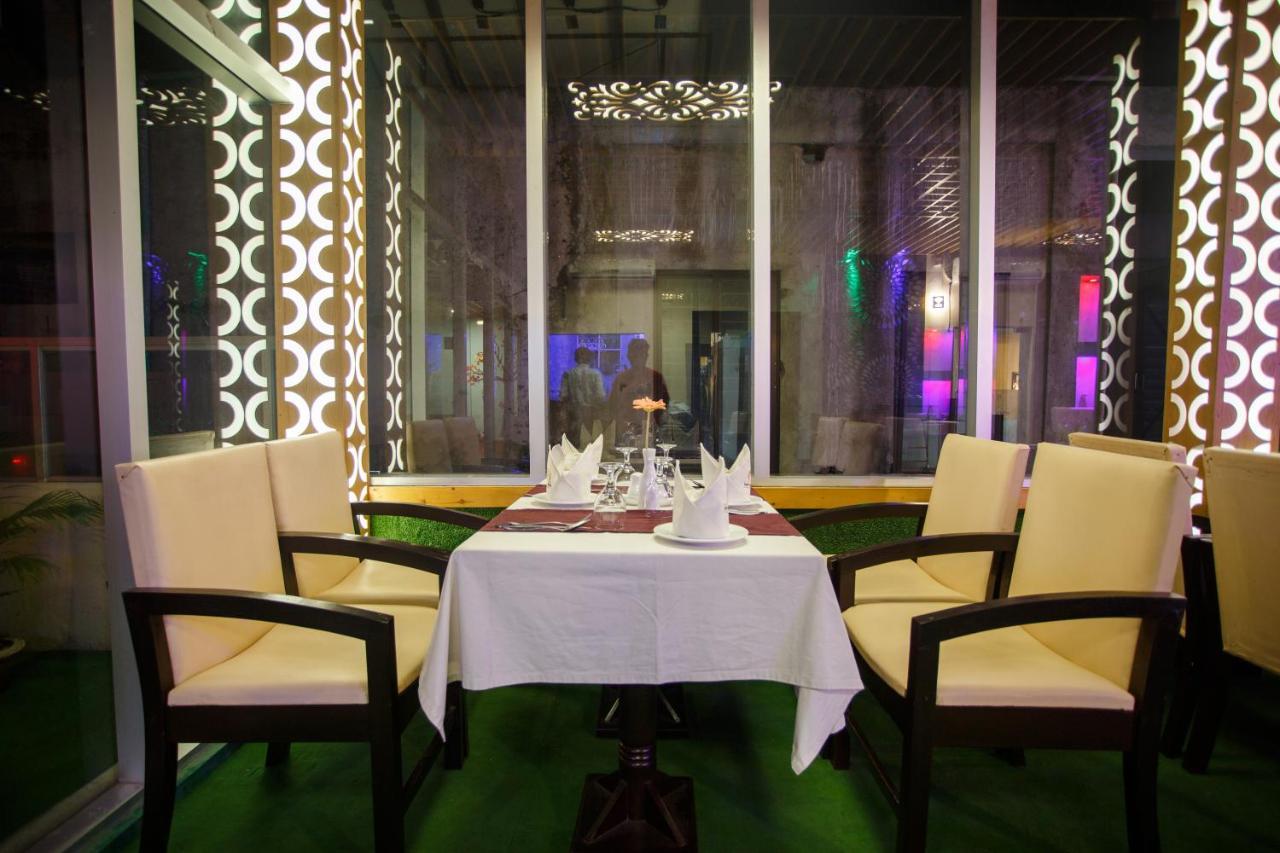 Hotel Blue Bird ธากา ภายนอก รูปภาพ
