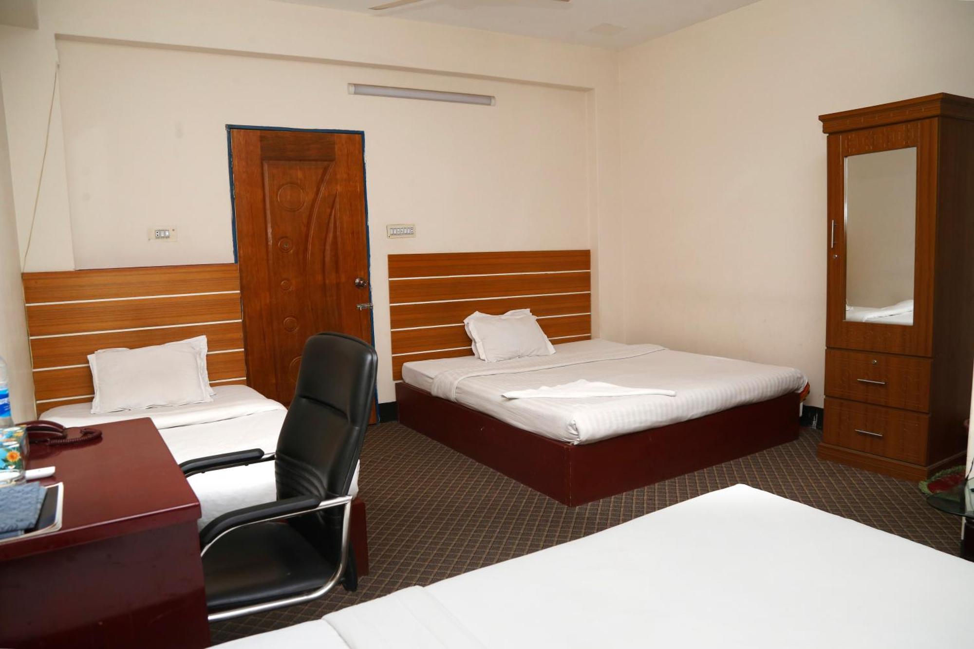 Hotel Blue Bird ธากา ภายนอก รูปภาพ