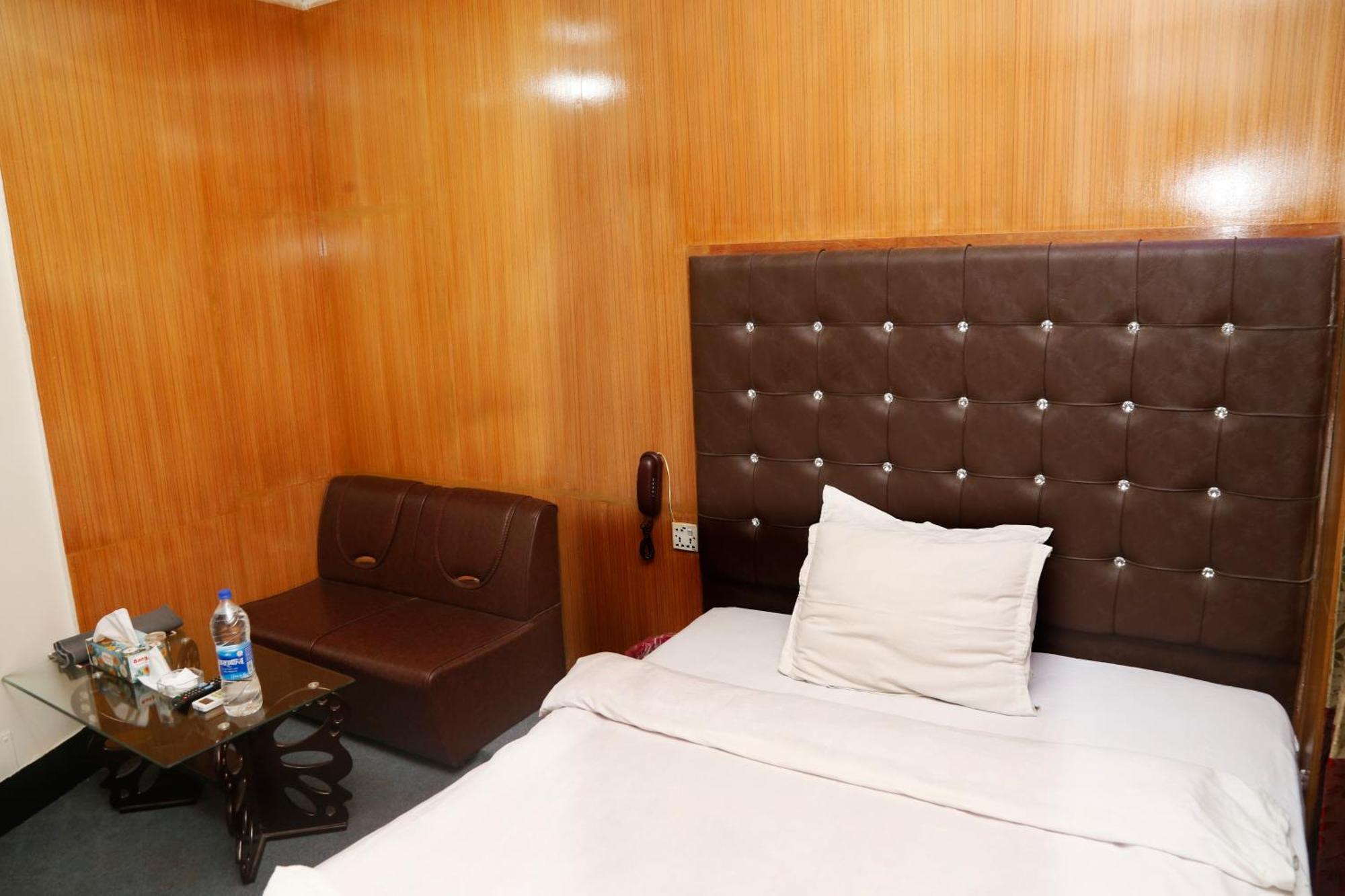 Hotel Blue Bird ธากา ภายนอก รูปภาพ