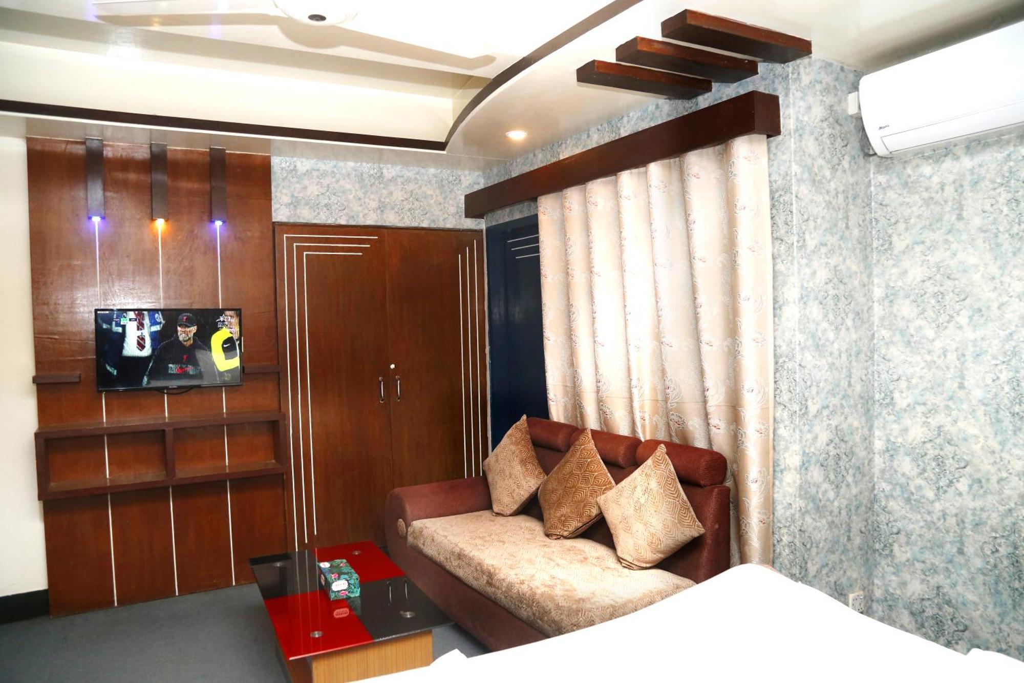 Hotel Blue Bird ธากา ภายนอก รูปภาพ