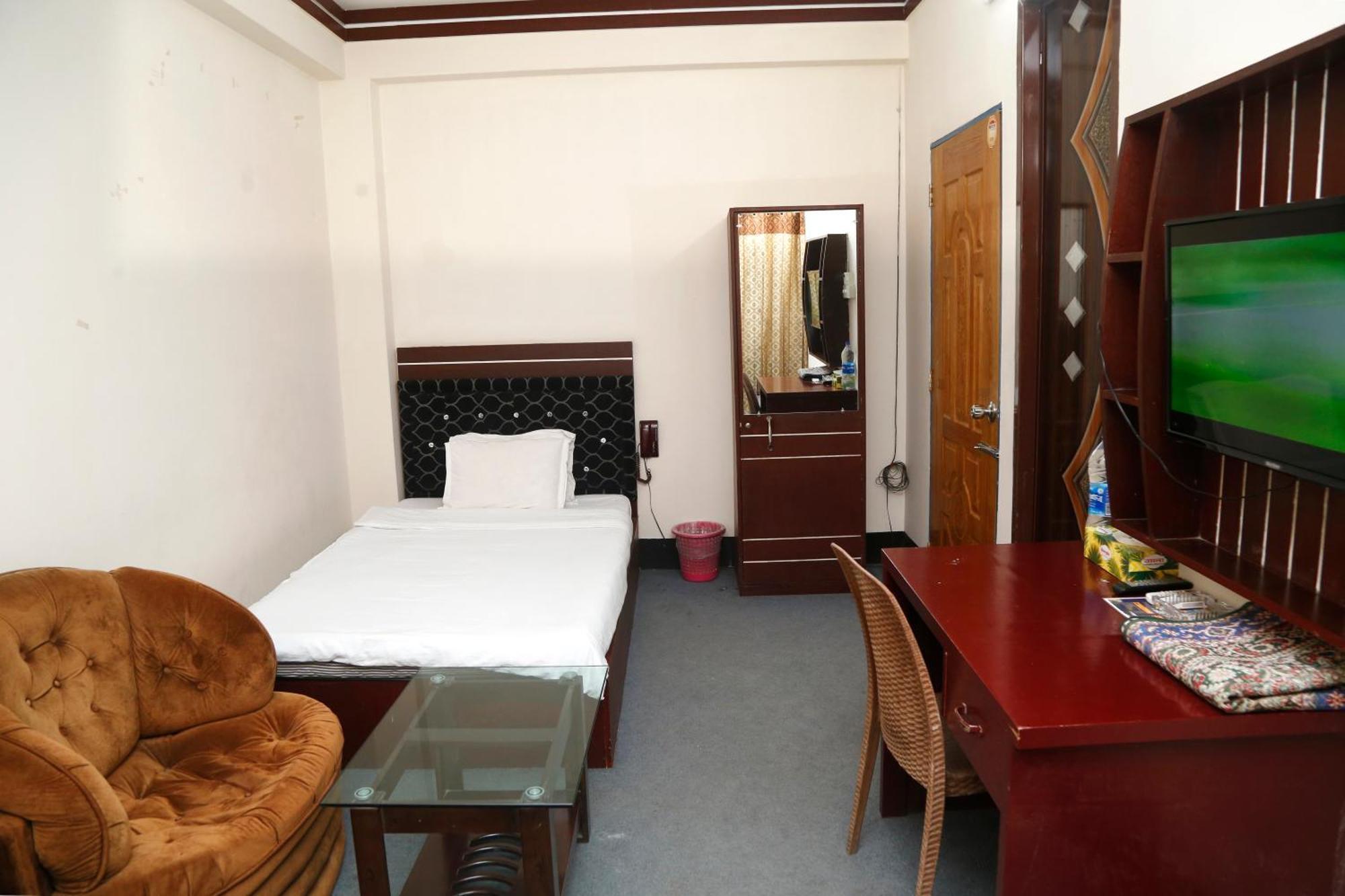 Hotel Blue Bird ธากา ภายนอก รูปภาพ