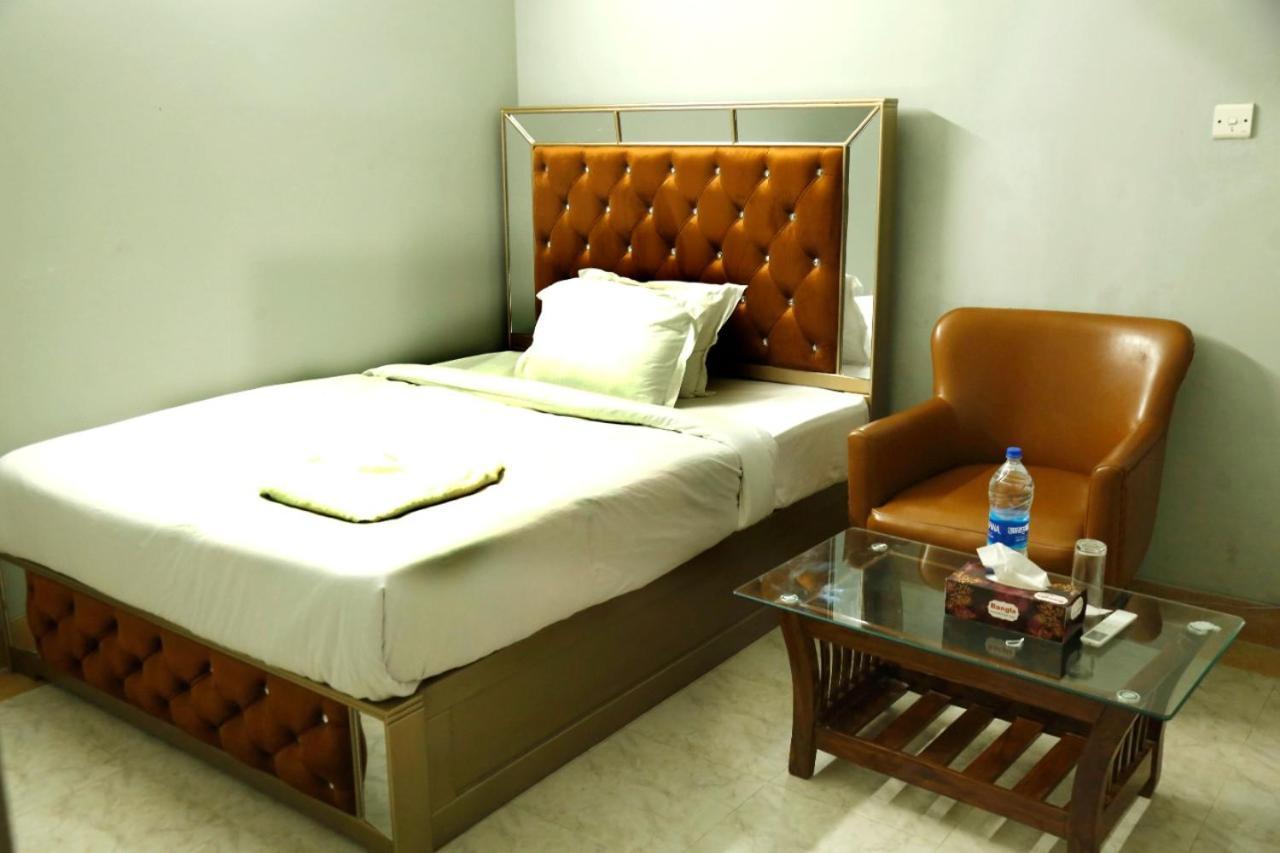 Hotel Blue Bird ธากา ภายนอก รูปภาพ