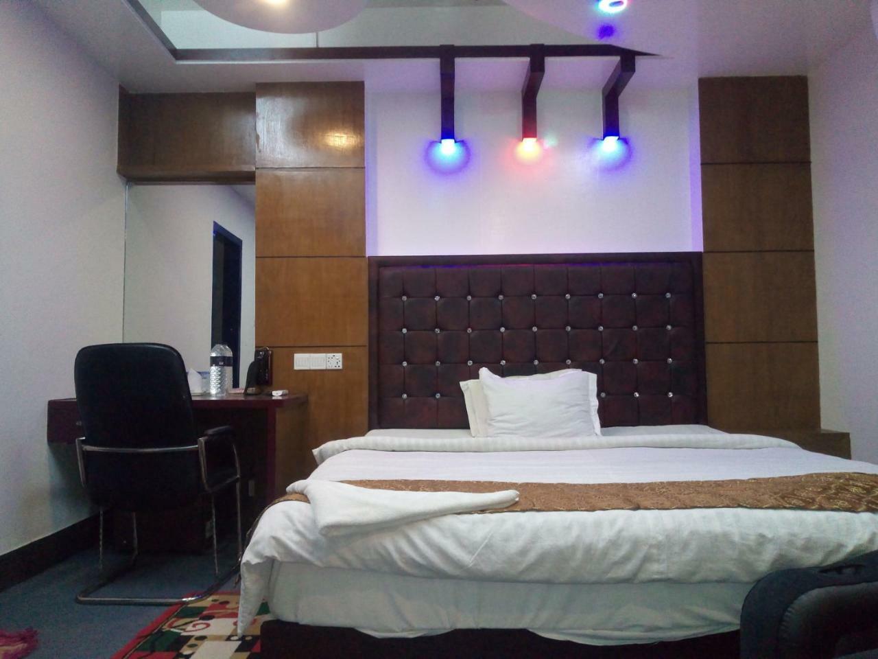 Hotel Blue Bird ธากา ภายนอก รูปภาพ